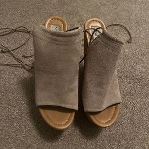 Steve Madden Women’s Lace Up Wedges in Tan in Suede